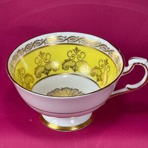 beautiful vintage Paragon bone china tea cup